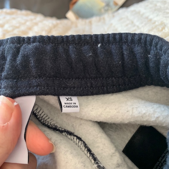 Aritzia megafit sweatpants - Picture 4 of 4